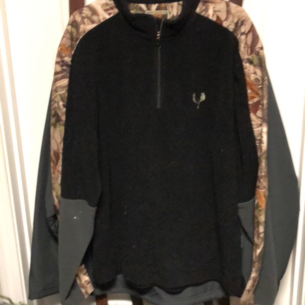 Legendary brand camo 1/4 zip
